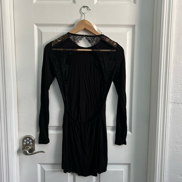 Shein backless mini dress. Color: Black. Size: XS - Picture 3 of 5